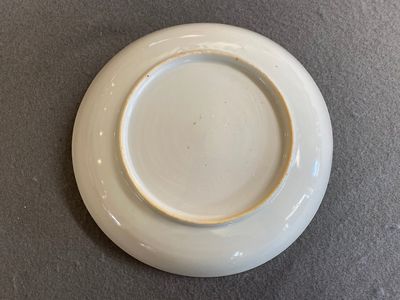 Assiette en porcelaine de Chine surdécorée aux Pays-Bas à décor d'un navire marchand, Kangxi — photo 2