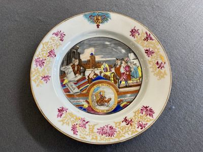 Assiette en porcelaine de Chine surdécorée en Europe à décor de marchands de laines européens, Qianlong — photo 1