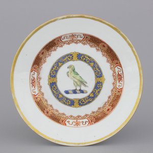 Assiette héraldique en porcelaine de Chine à décor d'un perroquet, Yongzhen, env. 1725 — photo 1