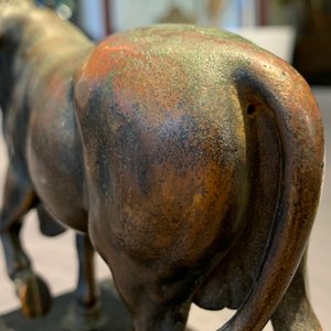 Attr. à Barthélémy Prieur (France, circa 1536-1611): un modèle d'un taureau en bronze avec traces de laque rouge — photo 11