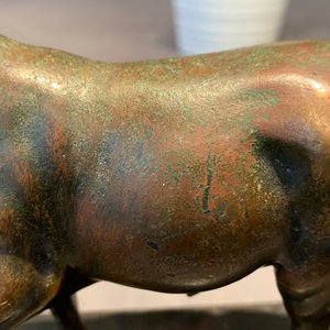 Attr. à Barthélémy Prieur (France, circa 1536-1611): un modèle d'un taureau en bronze avec traces de laque rouge — photo 9
