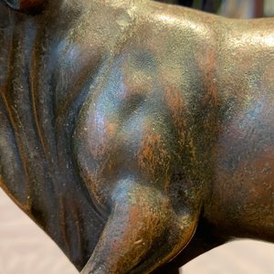 Attr. à Barthélémy Prieur (France, circa 1536-1611): un modèle d'un taureau en bronze avec traces de laque rouge — photo 10