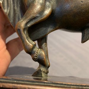 Attributed to Barthélémy Prieur (France, circa 1536-1611): a bronze model of a bull with traces of red lacquer — photo 14
