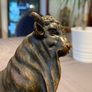 Attributed to Barthélémy Prieur (France, circa 1536-1611): a bronze model of a bull with traces of red lacquer — photo 15