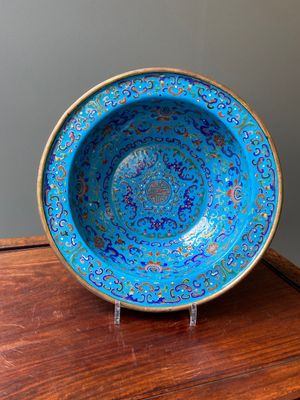 Bassin en émaux de Canton en imitation d'émaux cloisonnés, Chine, marque et époque de Qianlong — photo 1
