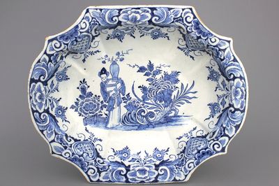Bassin en faïence de Delft, bleu et blanc avec chinoiserie, 18e