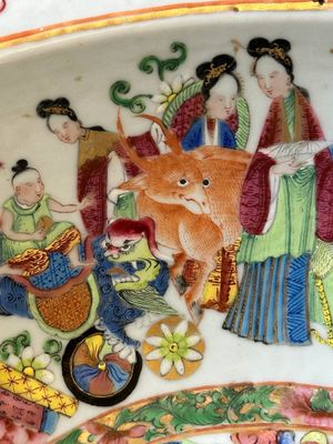Bassin en porcelaine de Chine famille rose de Canton à décor de 'Qi Lin Song Zi 麒麟送子', 19ème — photo 5