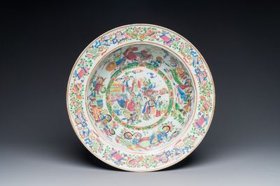 Bassin en porcelaine de Chine famille rose de Canton à décor de 'Qi Lin Song Zi 麒麟送子', 19ème