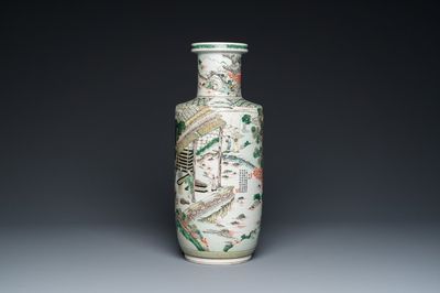 Beau vase de forme rouleau en porcelaine de Chine famille verte à décor de la production de riz, 19ème