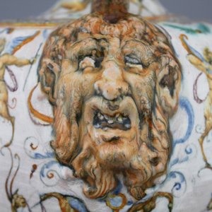 Belangrijke heraldische majolica kan uit Urbino, atelier Fontana, ca 1560 — foto 8