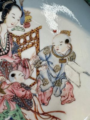 Belle assiette en porcelaine de Chine coquille d'oeuf au dos en rouge de rubis, Yongzheng — photo 3