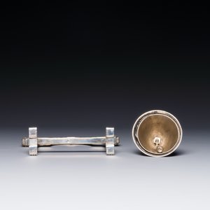Belle cloche de table ou gong miniature en argent doré, Asie du Sud-Est, début du 20ème — photo 4