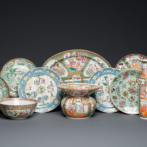 Belle collection de douze pièces en porcelaine de Chine famille rose de Canton, 19ème — photo 1