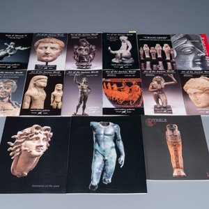 Belle collection d'ouvrages de référence et de catalogues de marchands sur les antiquités égyptiennes, grecques et romaines — photo 4