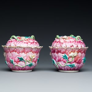 Belle paire de bols couverts sur présentoirs en porcelaine de Chine famille rose, Qianlong — photo 6