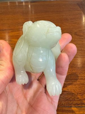 Belle sculpture en jade céladon représentant une bête mythique, Chine, 17/18ème — photo 14