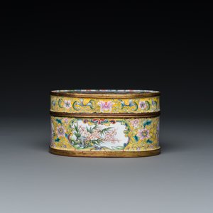 Belle tabatière couverte de forme ovale en émaux de Pékin à décor de femmes européennes, marque et probablement époque de Qianlong — photo 3