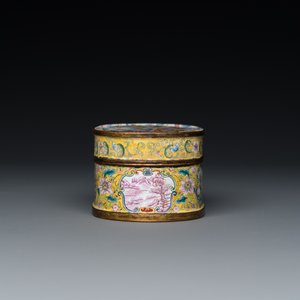 Belle tabatière couverte de forme ovale en émaux de Pékin à décor de femmes européennes, marque et probablement époque de Qianlong — photo 6