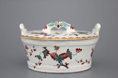 Beurrier en faïence de Delft doré, style Kakiemon, 18e