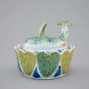 Beurrier en faïence polychrome de Delft en forme de brochet, 18ème — photo 6