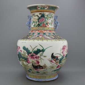 Bijzondere Hu-vormige vaas in Chinees porselein, met eenden, famille rose, 19e eeuw — foto 2