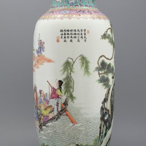 Bijzondere rouleau vaas in Chinees porselein, famille rose, Republiek, 20e eeuw — foto 4