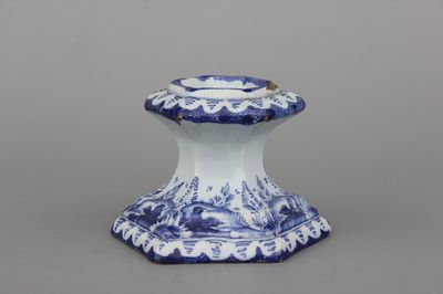 Blauw en wit zoutvaatje in Delfts aardewerk, Nürnberg, 18e eeuw