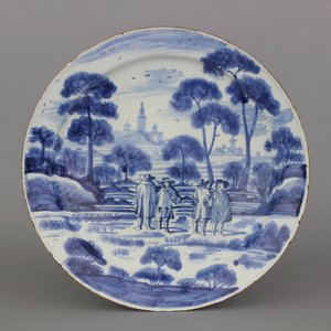 Blauw en witte Delftse schotel met een fijne "open lucht" versiering, ca 1720 — foto 1