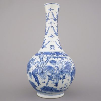 Blauw en witte flesvormige vaas in Chinees porselein, Transitieperiode, late Ming-dynastie, 17e eeuw