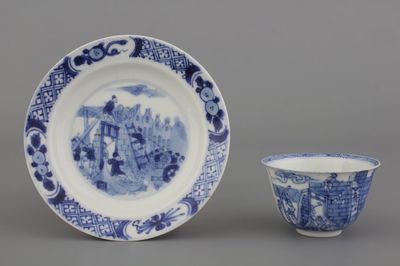 Blauw en witte kop en schotel met decor van "Oproer in Rotterdam" ('Rotterdam Riot'), Kangxi