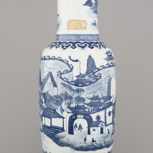 Blauw en witte rouleauvaas in Chinees porselein, met landschapsbeschildering, 19e eeuw — foto 4