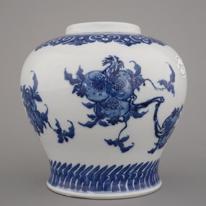 Blauw en witte vaas in Chinees porselein met granaatappels, 18e-19e eeuw — foto 3