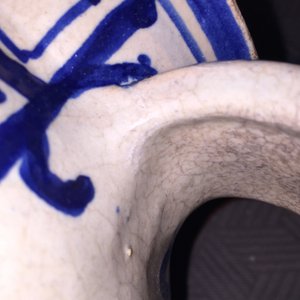 Blauw, geel en witte siroopkan in vroeg Antwerpse majolica met sgraffiato decor, 1540-1580 — foto 12