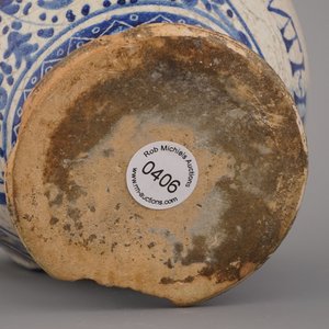 Blauw, geel en witte siroopkan in vroeg Antwerpse majolica met sgraffiato decor, 1540-1580 — foto 7