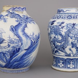 Blauwe en witte drakenvaas in Chinees porselein en Japanse vaas met tijger, 19e eeuw — foto 10