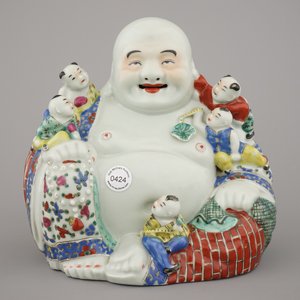 Boeddha avec garçons en porcelaine de Chine, polychrome, 19e-20e — photo 2