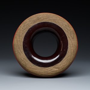 Boîte à collier et son couvercle en laque rouge et brun monté de fil de cuivre doré, Chine, 18/19ème — photo 3