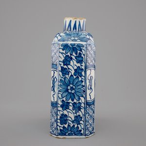 Boite à thé en faïence de Delft au décor d'une chinoiserie aux dragons, 18ème — photo 4