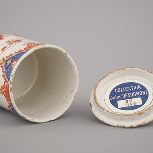Boite couverte cylindrique en faïence de Delft doré, 18e — photo 6