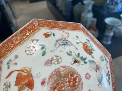 Boîte couverte de forme octogonale en porcelaine de Chine famille rose, rouge de fer et doré, Yongzheng — photo 12