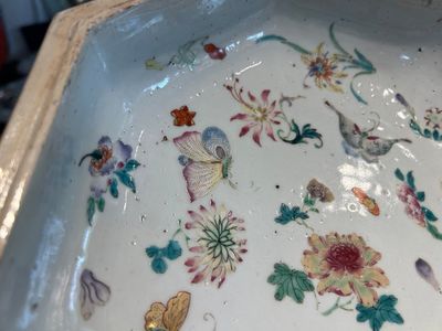 Boîte couverte de forme octogonale en porcelaine de Chine famille rose, rouge de fer et doré, Yongzheng — photo 25