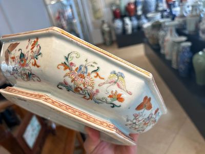Boîte couverte de forme octogonale en porcelaine de Chine famille rose, rouge de fer et doré, Yongzheng — photo 35