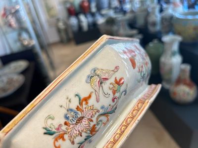 Boîte couverte de forme octogonale en porcelaine de Chine famille rose, rouge de fer et doré, Yongzheng — photo 39