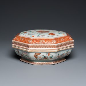 Boîte couverte de forme octogonale en porcelaine de Chine famille rose, rouge de fer et doré, Yongzheng — photo 6