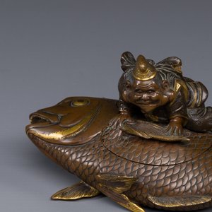Boîte couverte en bronze partiellement dorée figurant Ebisu sur une dorade, Japon, signée Miyao Zo, Meiji, vers 1880 — photo 10
