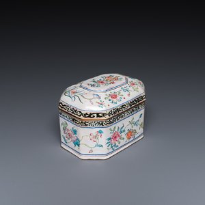 Boîte couverte en émaux de Canton à décor floral, Chine, Yongzheng/Qianlong — photo 1