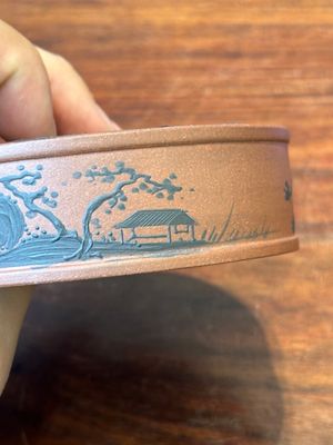 Boîte couverte en grès de Yixing à émail bleu à décor de paysage montagneux, 18/19ème — photo 7
