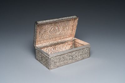 Boîte de forme rectangulaire en argent, Thaïlande, 19/20ème