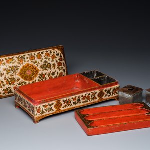 Boîte de forme rectangulaire en bois laqué et peint, Kashmir, Inde, 19ème — photo 3
