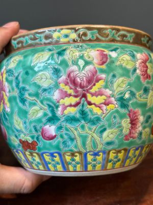 Bol couvert de type 'kamcheng' en porcelaine de Chine famille rose pour le marché Straits ou Peranakan, 19ème — photo 13